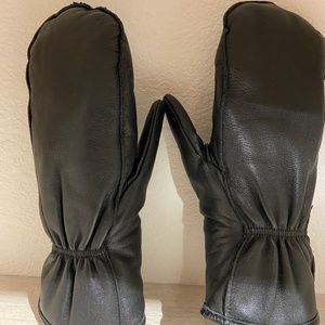 Leather mittons